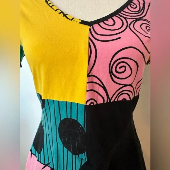 SOLD Tim Burton‘s Disney the nightmare before Christmas patchwork dress SZ M - Picture 2 of 6